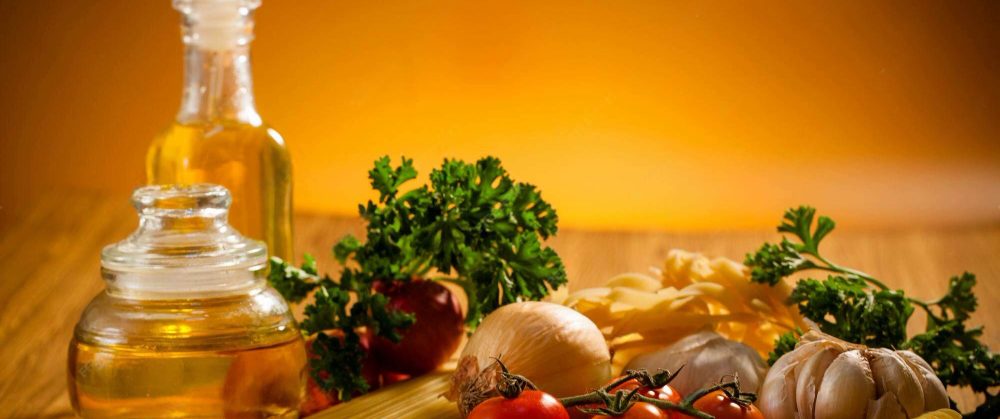 close-up-oranges-table_1048944-29360100